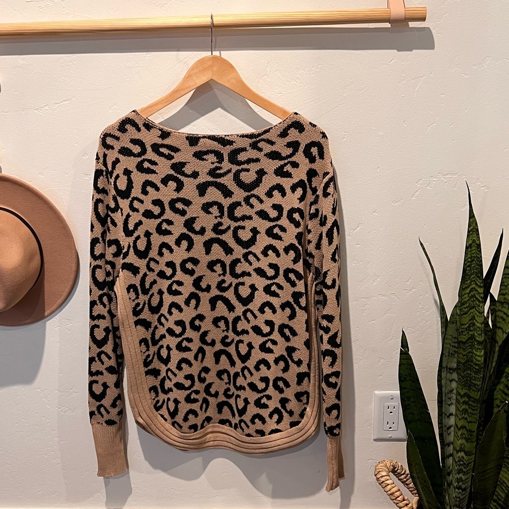 Leopard Print Oversized Sweater Size Small